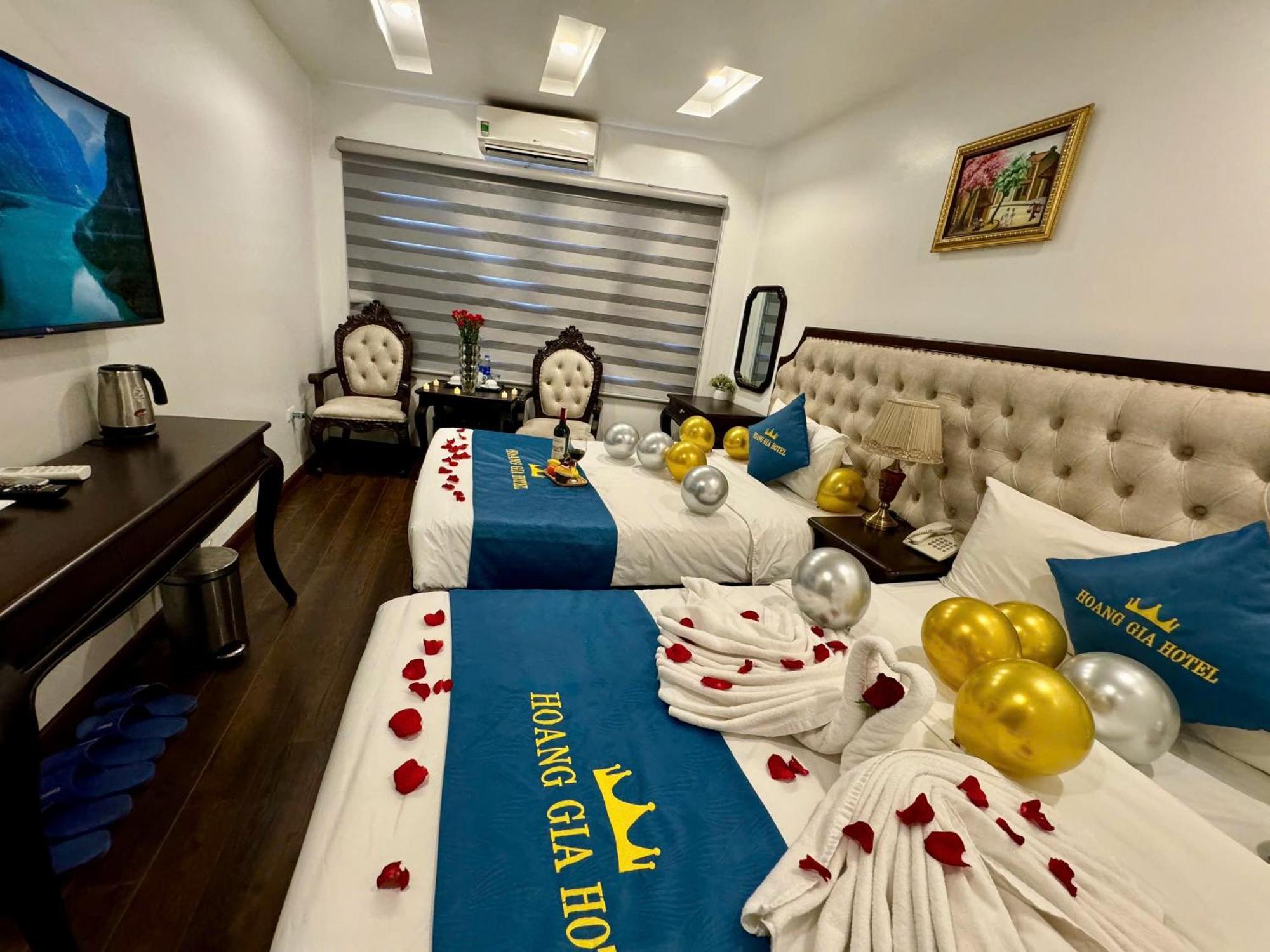 Hoang Gia Hotel Nhan Hoa Ханой Экстерьер фото