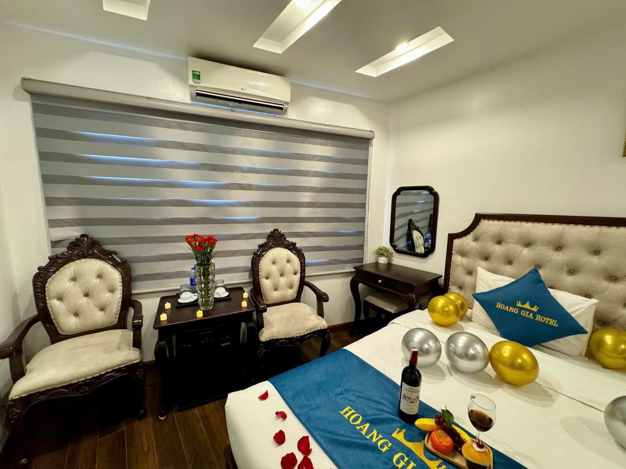 Hoang Gia Hotel Nhan Hoa Ханой Экстерьер фото