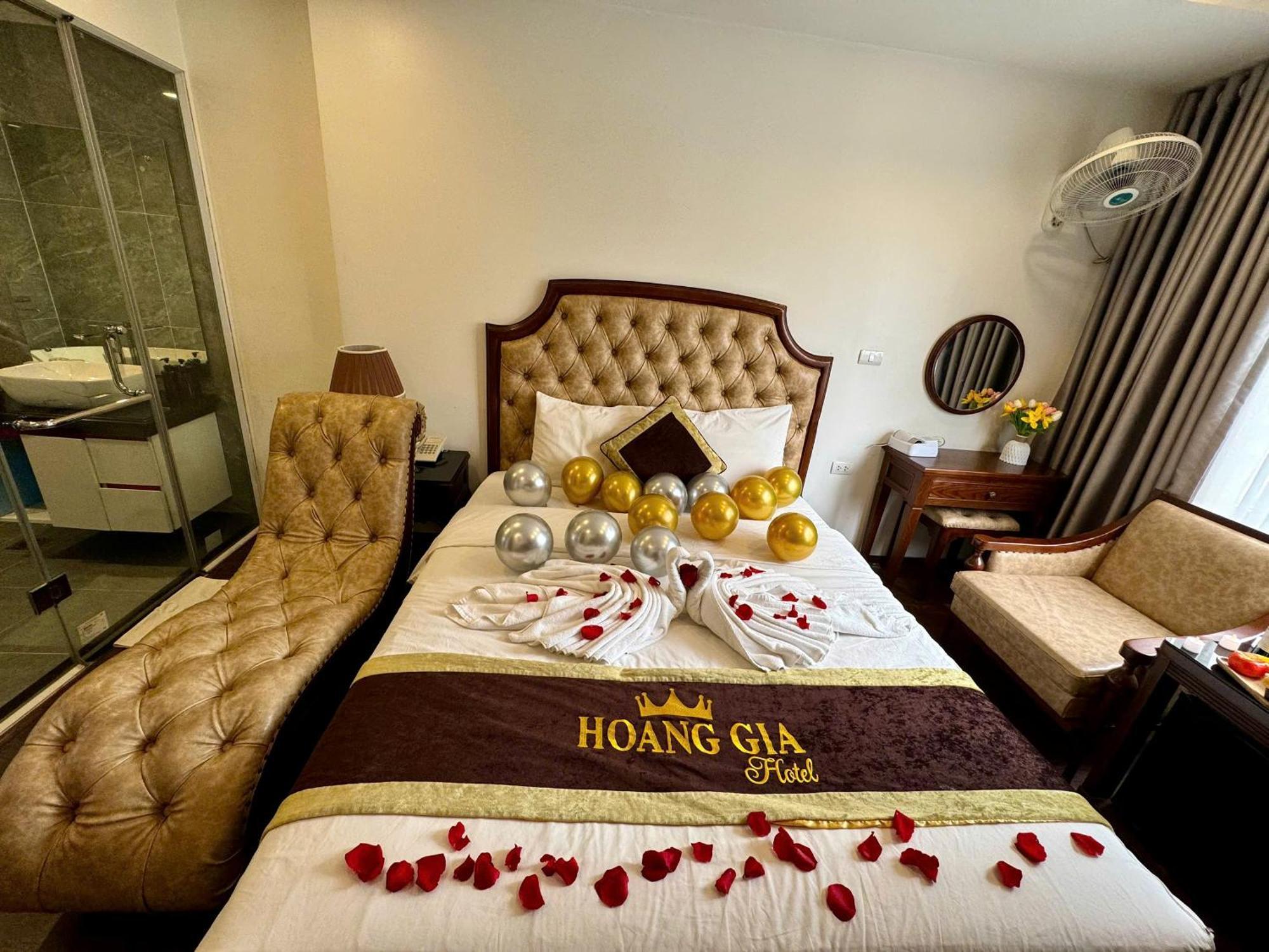 Hoang Gia Hotel Nhan Hoa Ханой Экстерьер фото