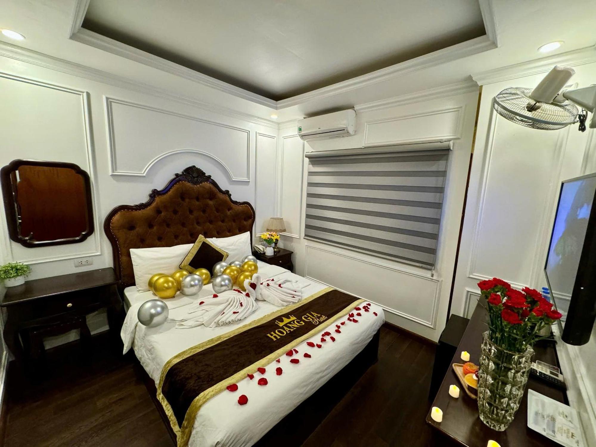 Hoang Gia Hotel Nhan Hoa Ханой Экстерьер фото