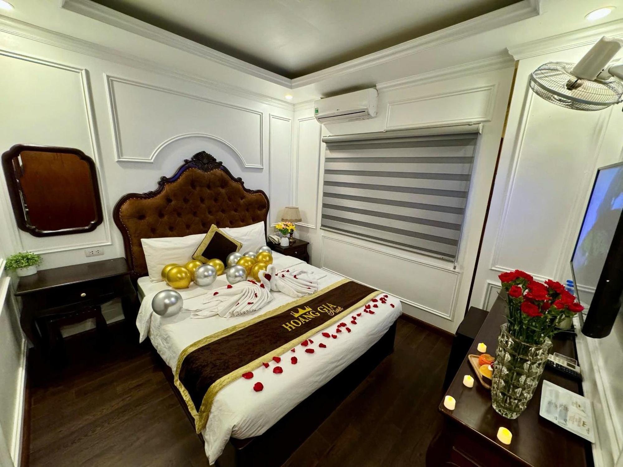Hoang Gia Hotel Nhan Hoa Ханой Экстерьер фото