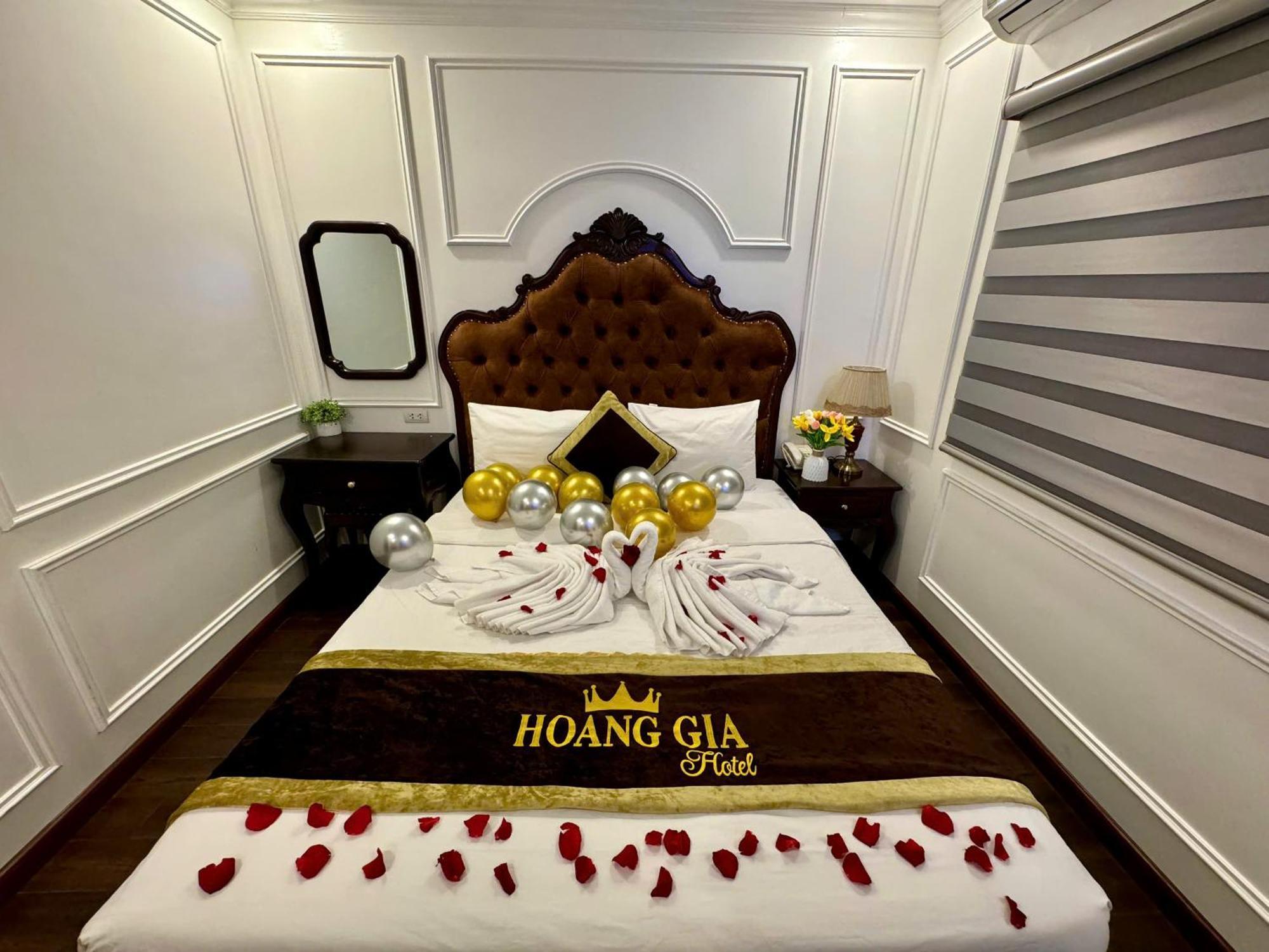 Hoang Gia Hotel Nhan Hoa Ханой Экстерьер фото