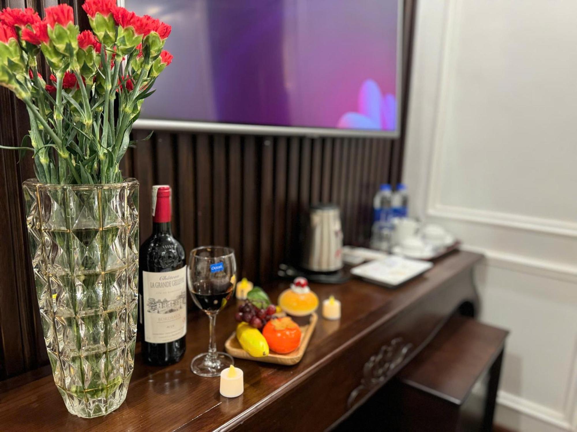 Hoang Gia Hotel Nhan Hoa Ханой Экстерьер фото