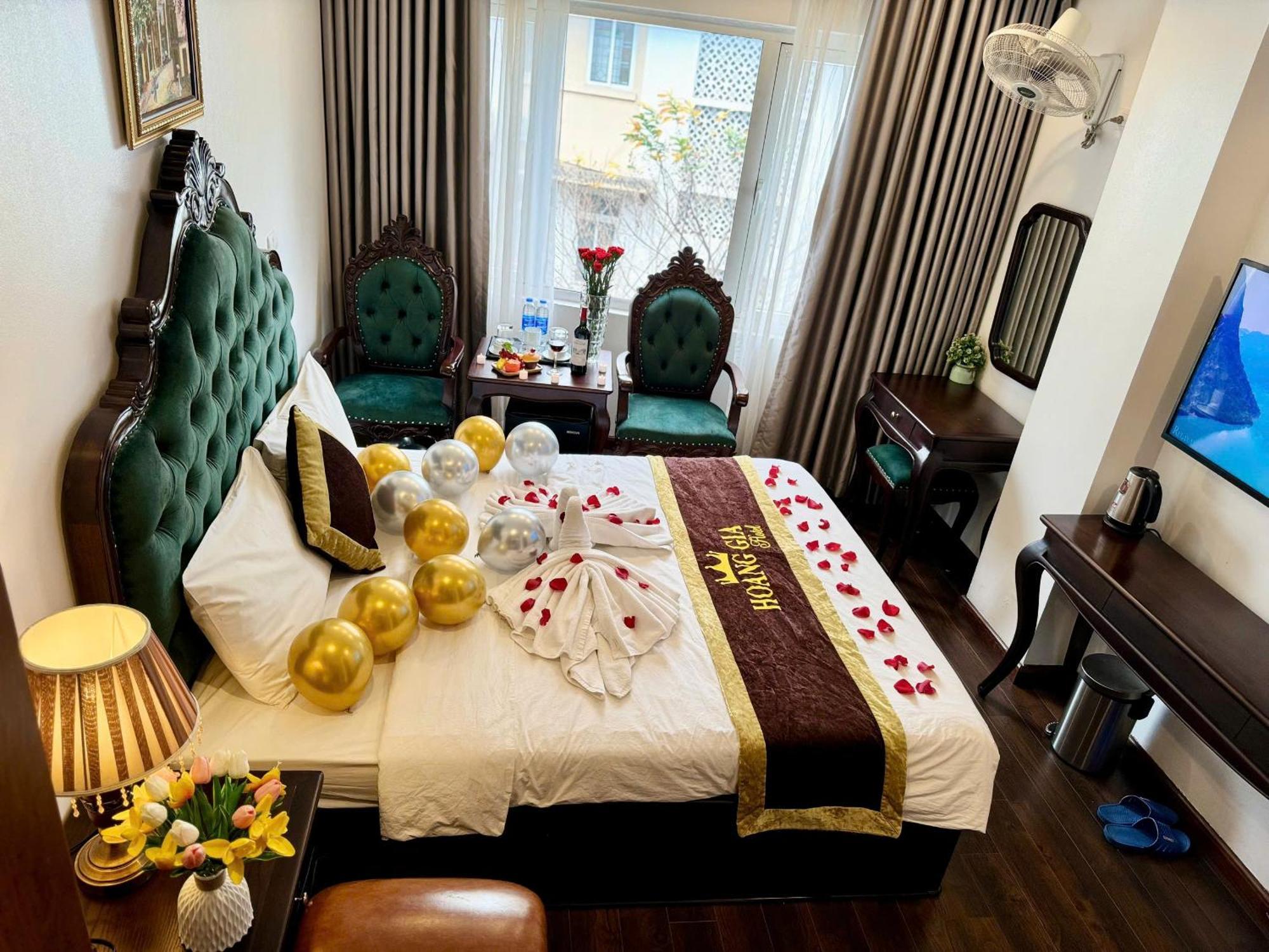 Hoang Gia Hotel Nhan Hoa Ханой Экстерьер фото