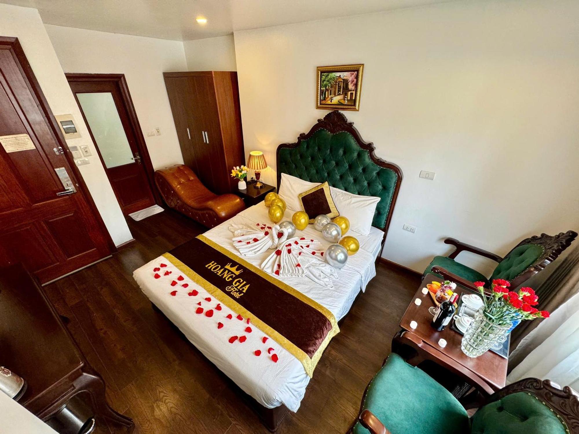 Hoang Gia Hotel Nhan Hoa Ханой Экстерьер фото