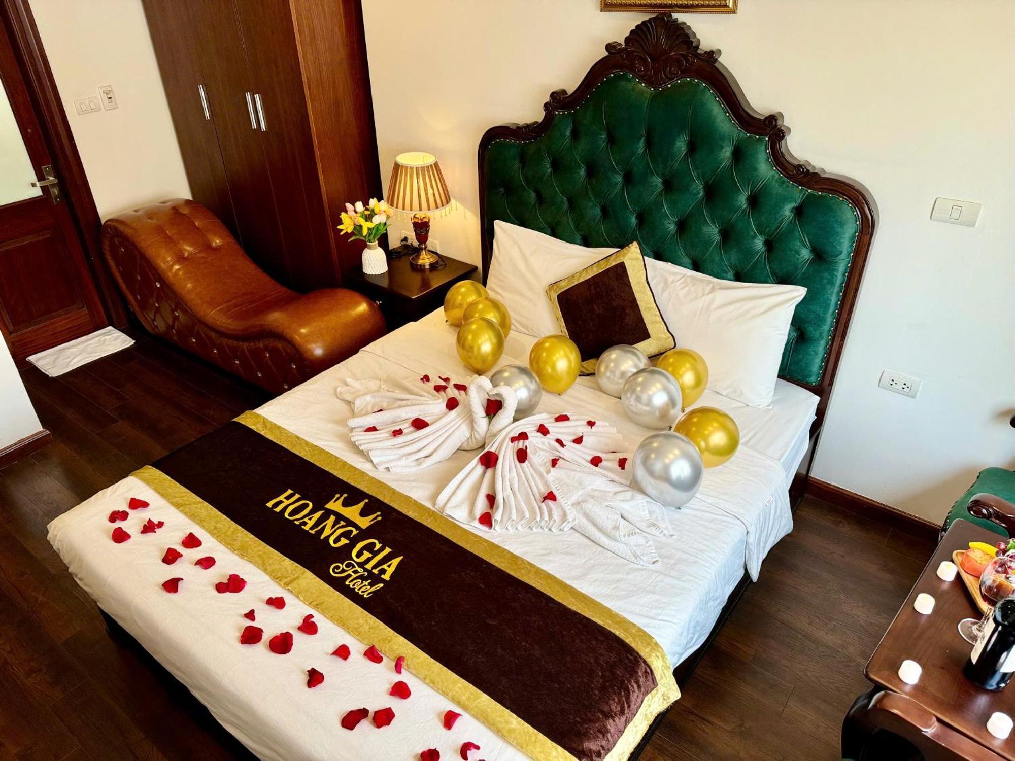 Hoang Gia Hotel Nhan Hoa Ханой Экстерьер фото