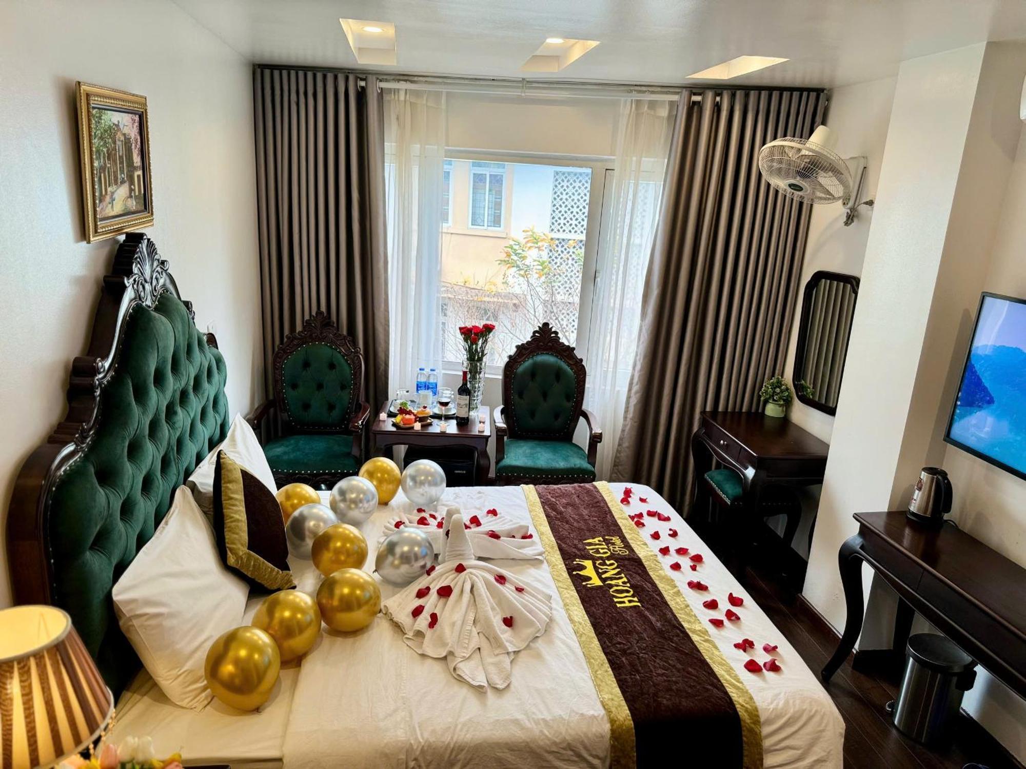 Hoang Gia Hotel Nhan Hoa Ханой Экстерьер фото