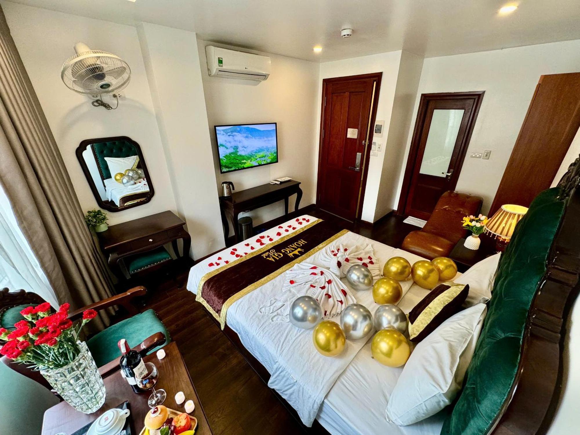 Hoang Gia Hotel Nhan Hoa Ханой Экстерьер фото