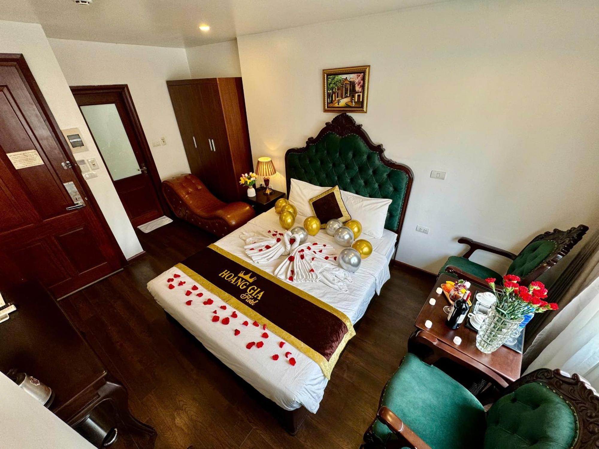 Hoang Gia Hotel Nhan Hoa Ханой Экстерьер фото