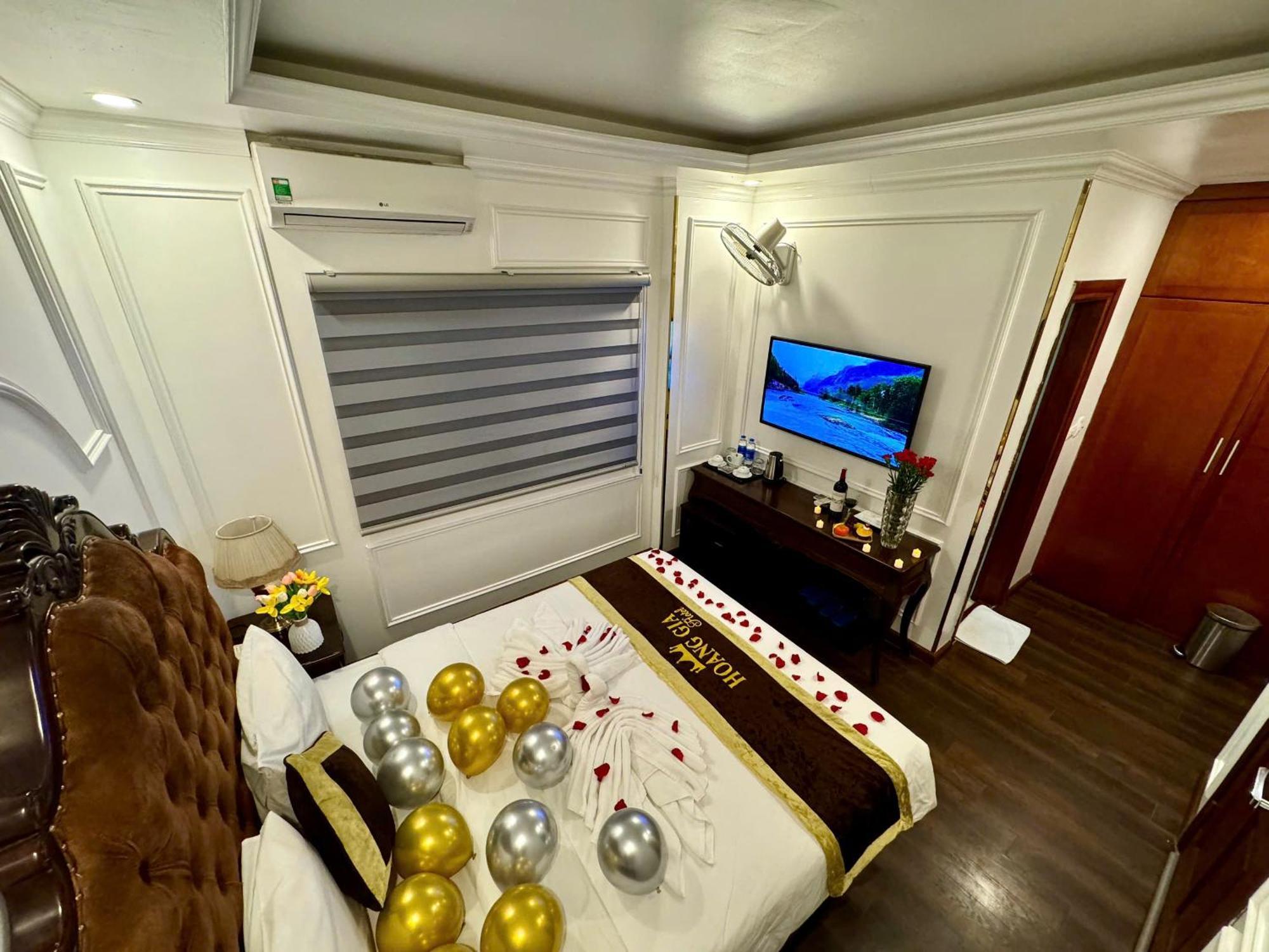 Hoang Gia Hotel Nhan Hoa Ханой Экстерьер фото
