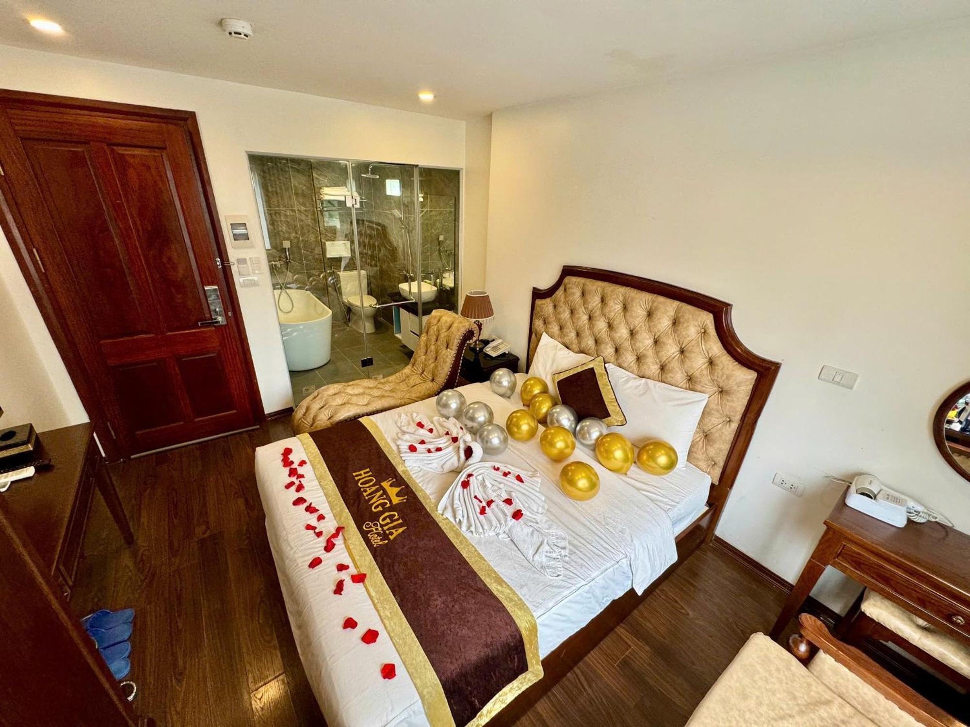Hoang Gia Hotel Nhan Hoa Ханой Экстерьер фото