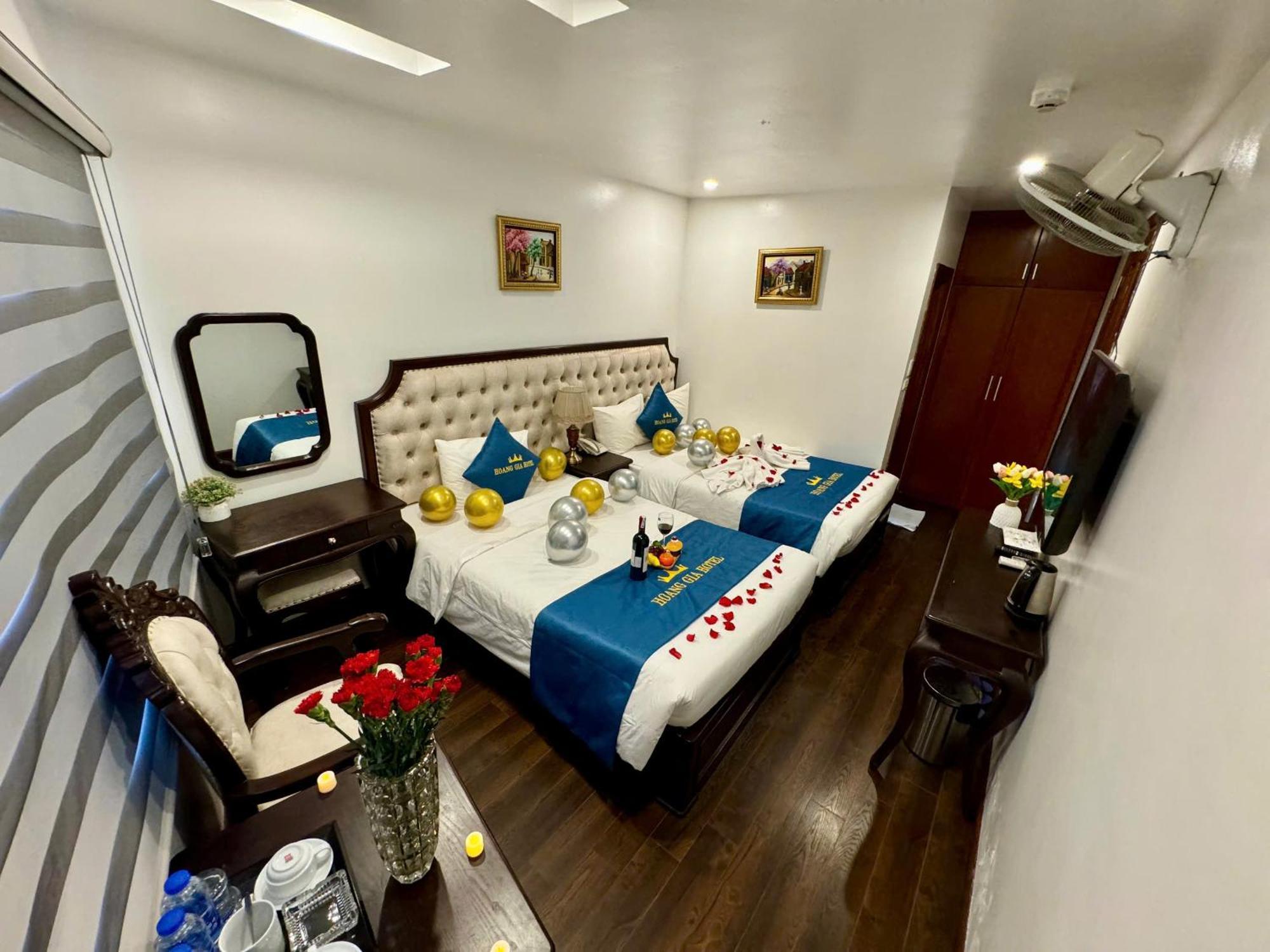 Hoang Gia Hotel Nhan Hoa Ханой Экстерьер фото