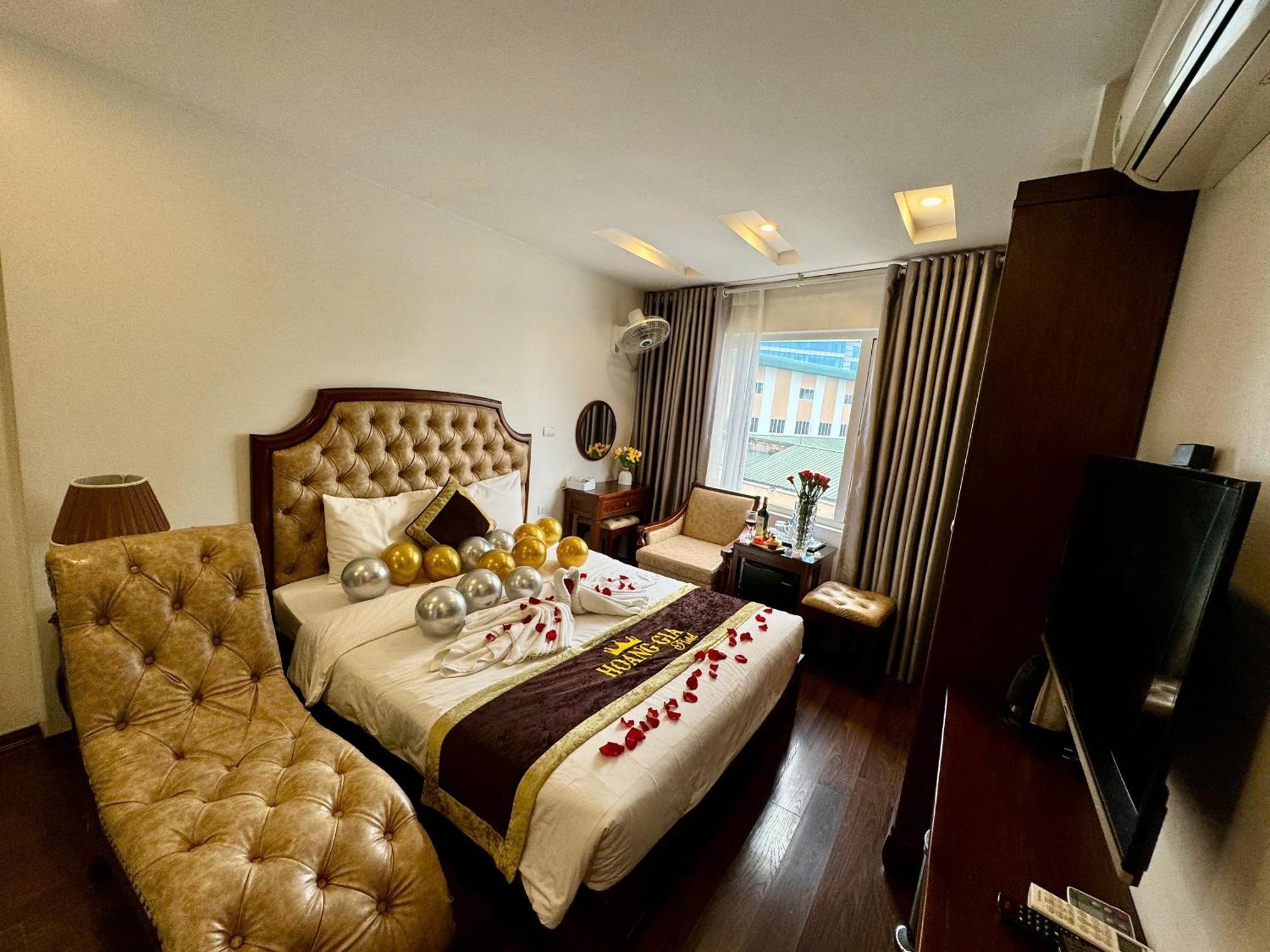Hoang Gia Hotel Nhan Hoa Ханой Экстерьер фото