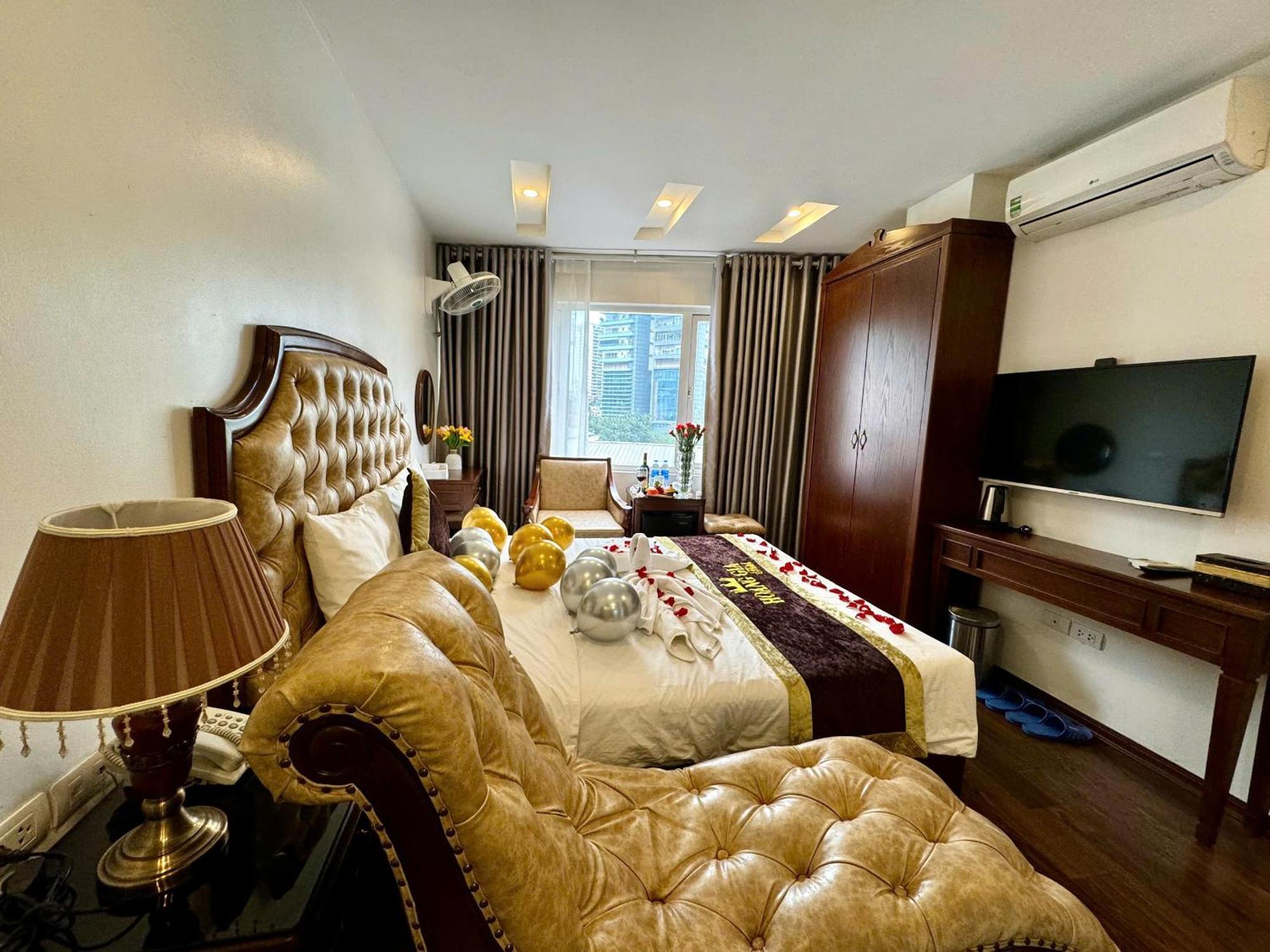 Hoang Gia Hotel Nhan Hoa Ханой Экстерьер фото