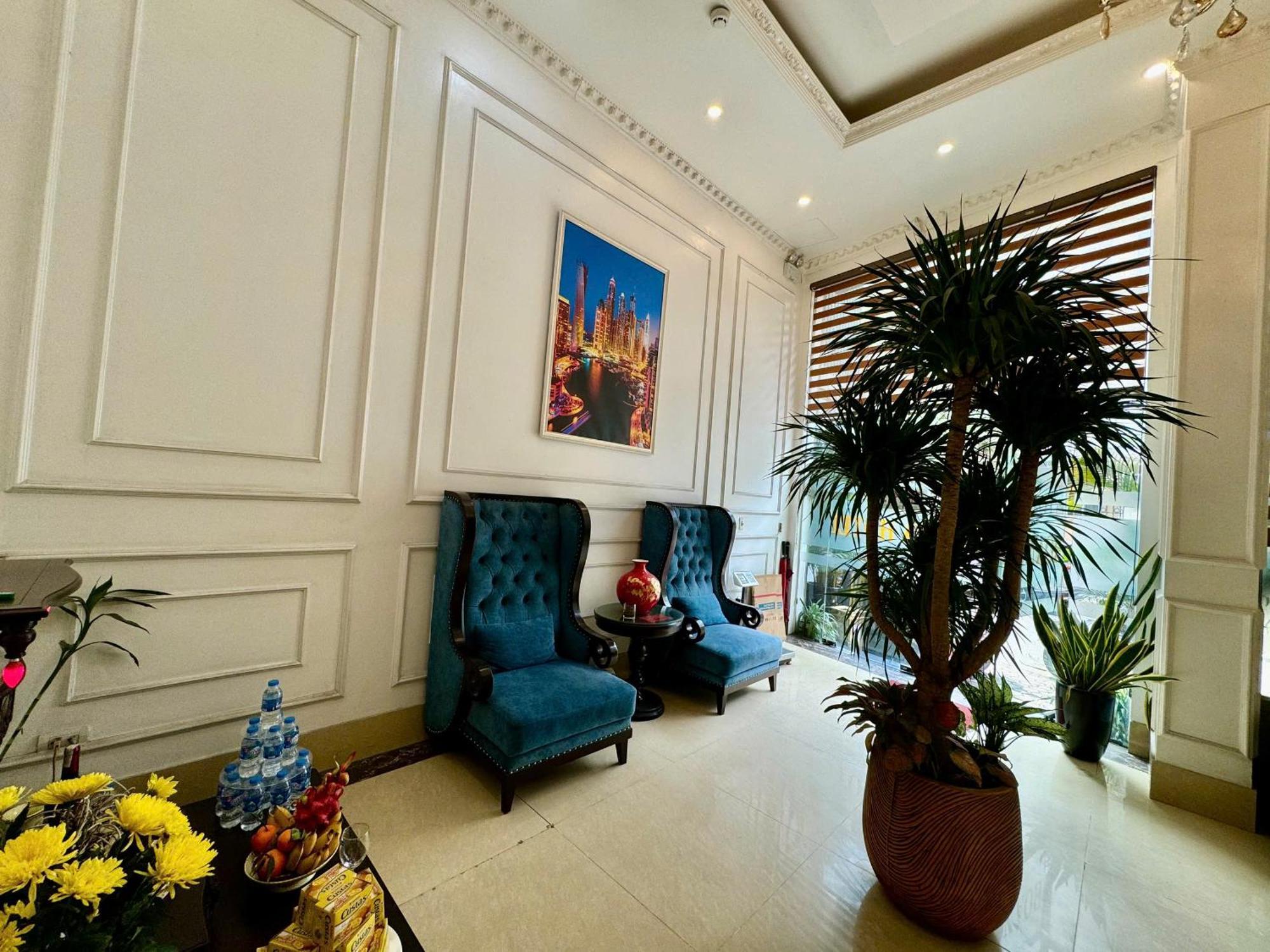 Hoang Gia Hotel Nhan Hoa Ханой Экстерьер фото